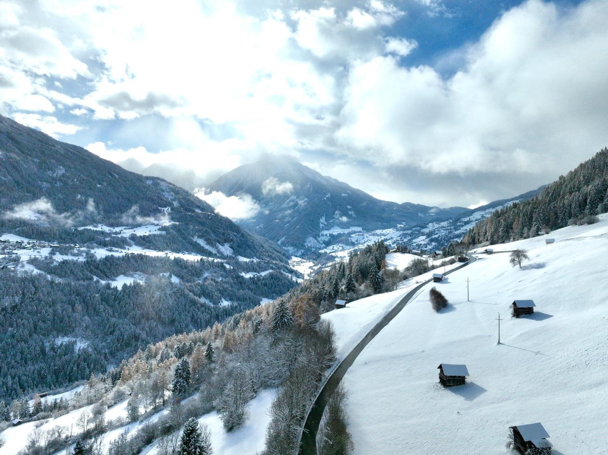 Apart Alpenzeit Arzl im Pitztal Esterno foto